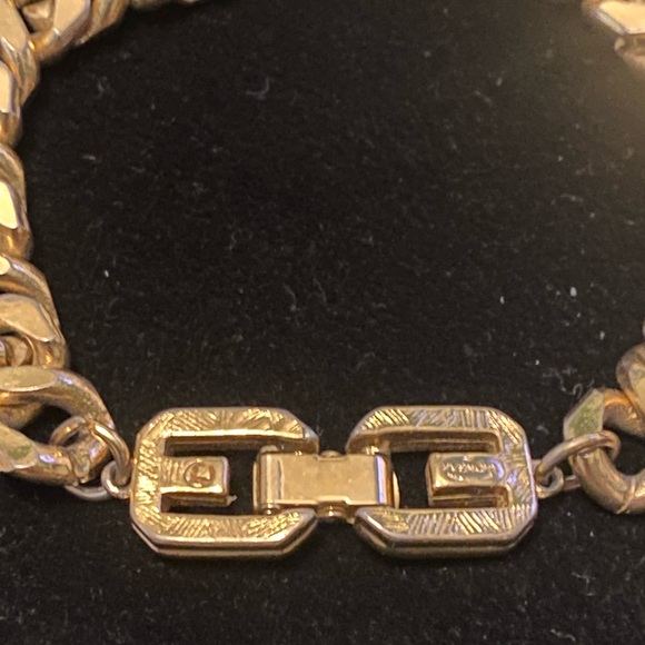 GIVENCHY Vintage 1980s Gold Chain Bracelet - Picture 6 of 9
